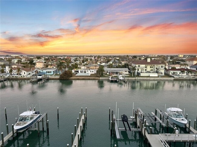 Building Photo - 125 Island Way