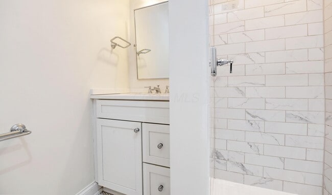 Building Photo - 65 S 5th St