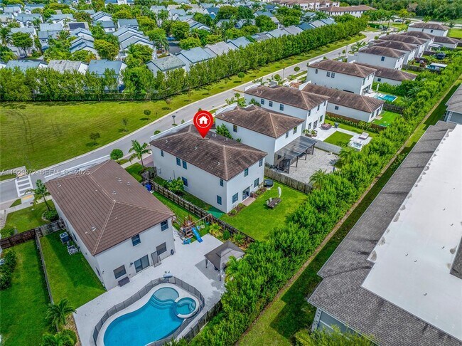 Building Photo - 268 NE 210th Way