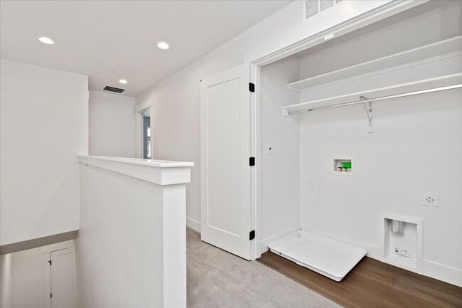 Building Photo - BRAND NEW 3 bed 3.5 bath townhouse