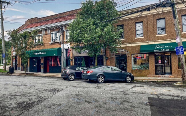 Building Photo - 475 Ashford Ave