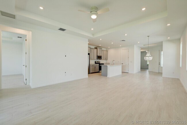 Building Photo - 12712 SW Eleanor Dr