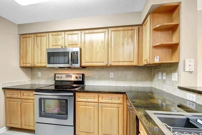 Building Photo - 2030 Alta Meadows Ln