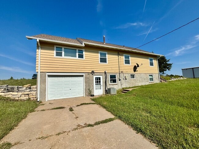 Building Photo - Italian Estates Property Management