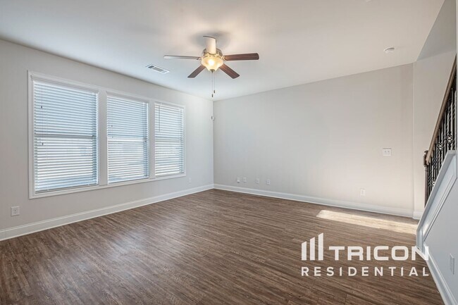 Building Photo - 4162 Bella View Dr