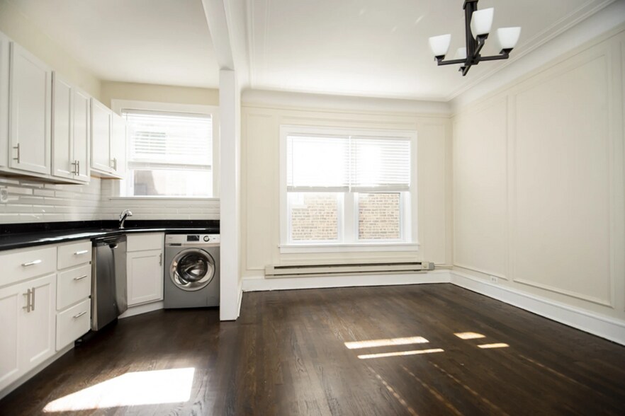 Building Photo - 321 Kedzie St