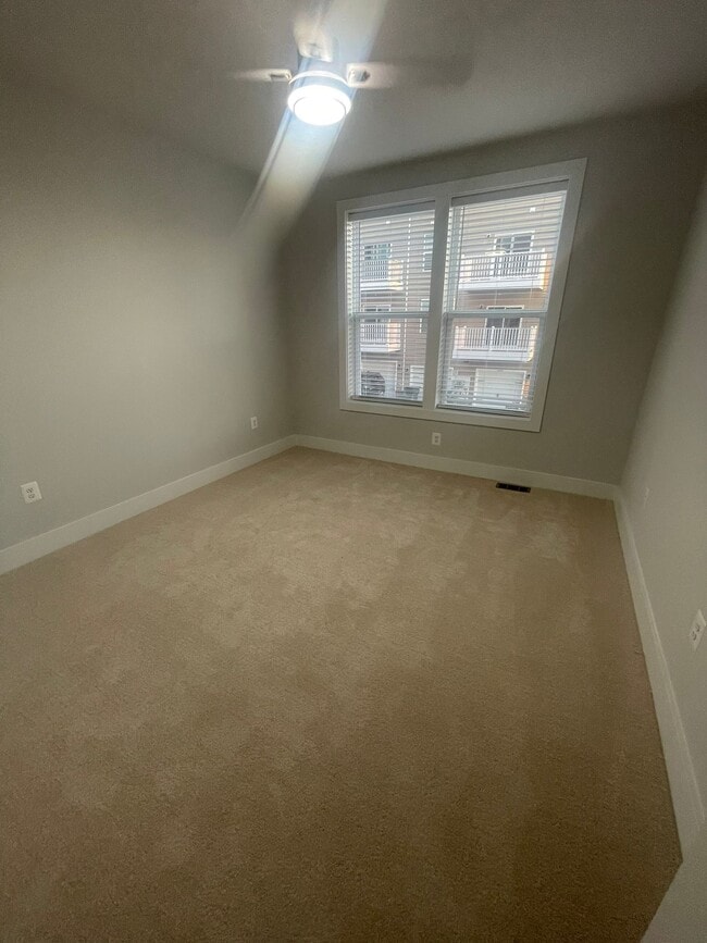 Building Photo - 2707 Acadia Dr