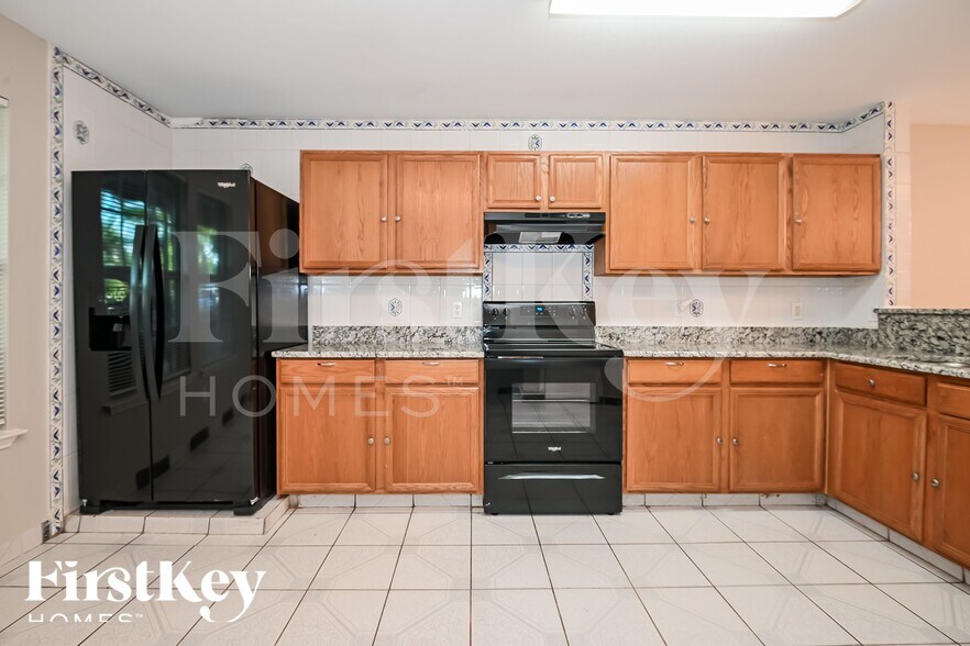 Building Photo - 2969 St Albert Dr