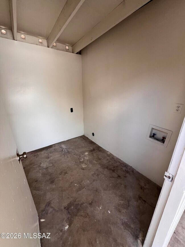 Building Photo - 3639 S Yukon Pl