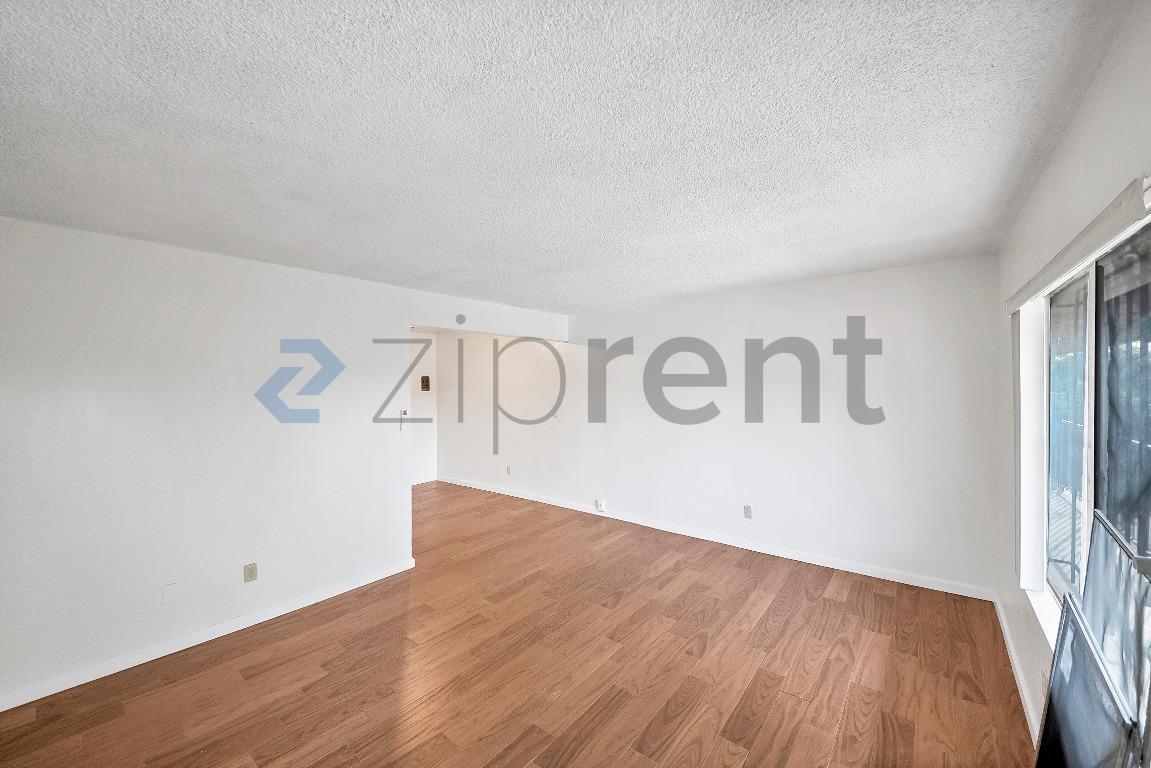 Building Photo - 2458 Normandie Ave