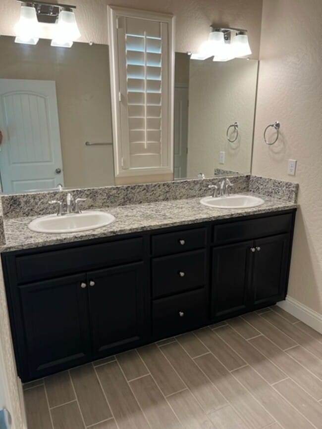 Building Photo - Lennar Ironsides 3 Bed 2 Bath AVAILABLE FOR RENT NOW!
