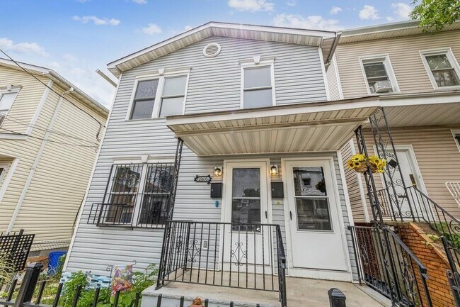 Building Photo - 260 Randolph Ave