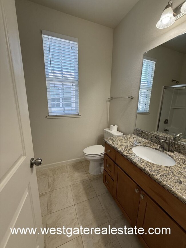 Building Photo - 703 Wood Sorrel Dr