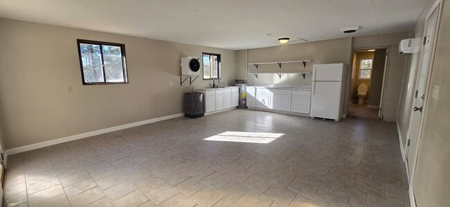 Building Photo - 20661 Monrovia Rd