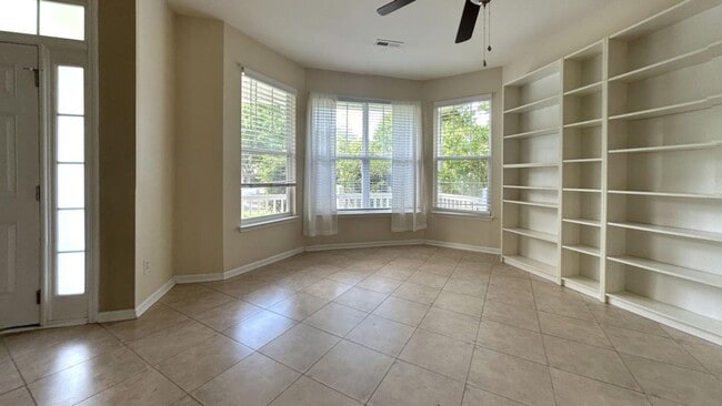 Building Photo - 3 bed / 2.5 bath ~ Foxbank Plantation