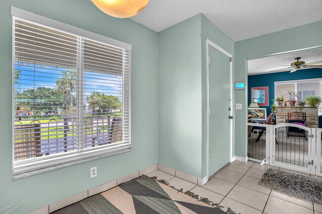 Building Photo - 5910 Via Delray Blvd