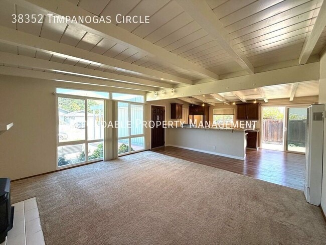 Building Photo - 38352 Timpanogas Cir