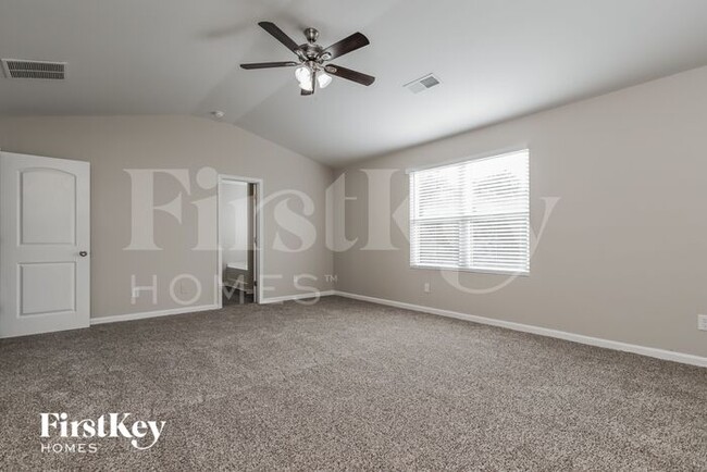 Building Photo - 260 Heaton Dr