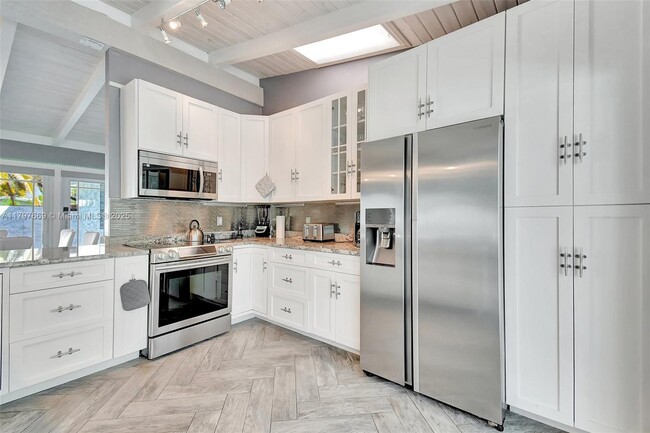 Building Photo - 2531 Gulfstream Ln