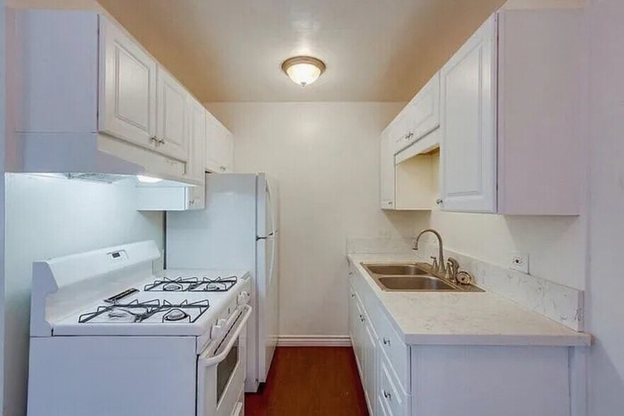 Building Photo - 3819 Wilson Ave