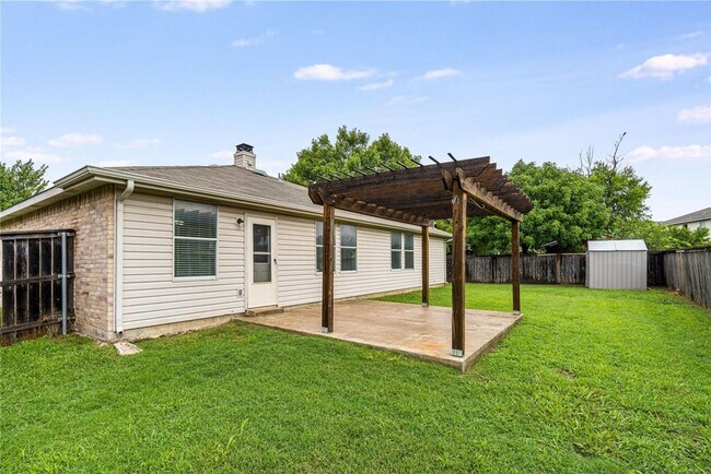 Building Photo - 208 Blazing Star Trail