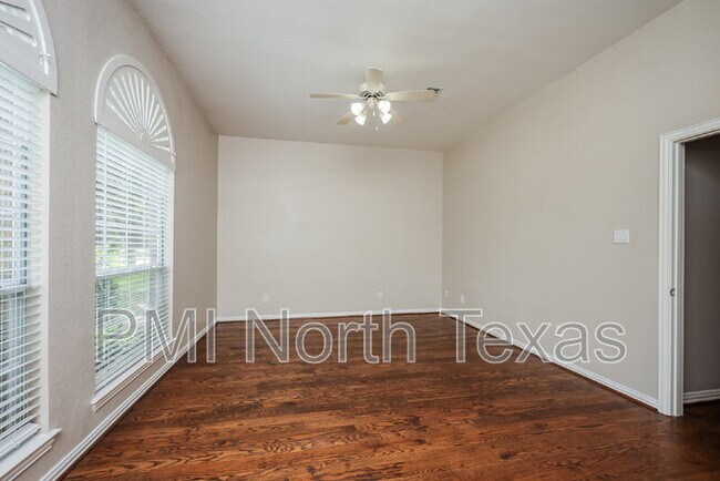 Building Photo - 325 Crooked Tree Ct