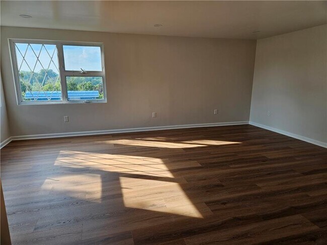 Building Photo - 38 S Rolling Hills Ave