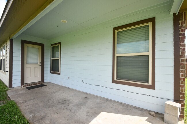 Building Photo - 29251 Jacobs River Dr