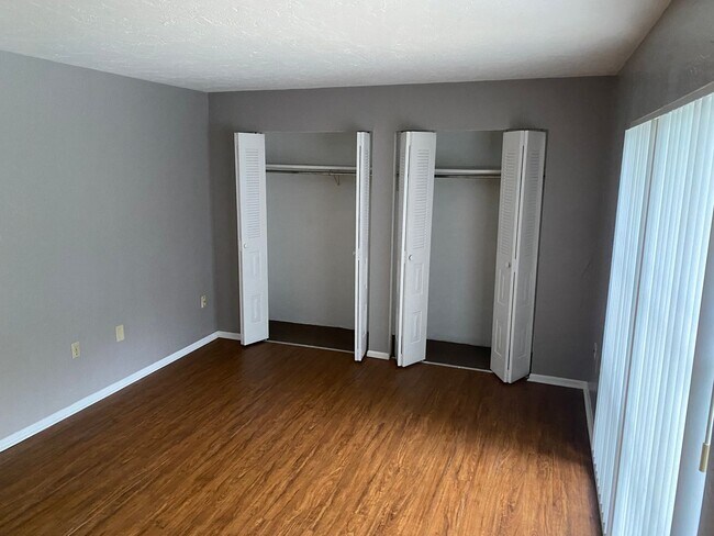Building Photo - LEASE NOW AND ENJOY 50% OFF 2ND MONTH! Spa...