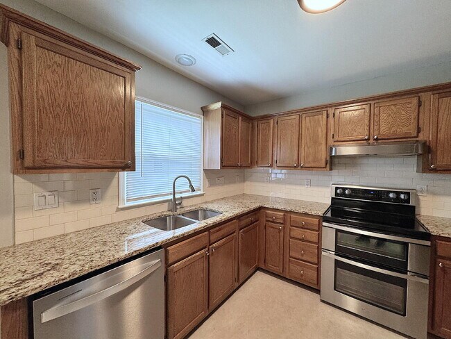 Building Photo - Gorgeous Ranch Style Home in Garner!