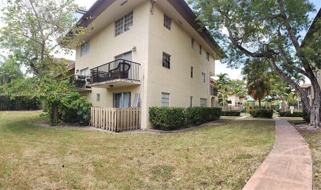 Building Photo - 8500 SW 109th Ave