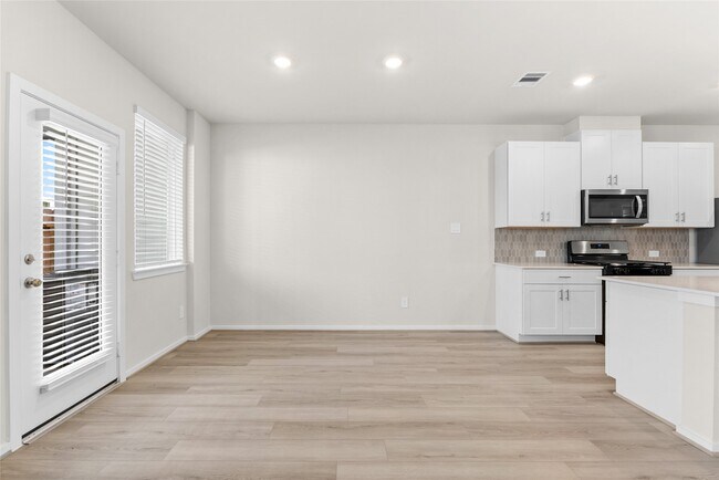 Building Photo - 700 Sand Dollar Dr