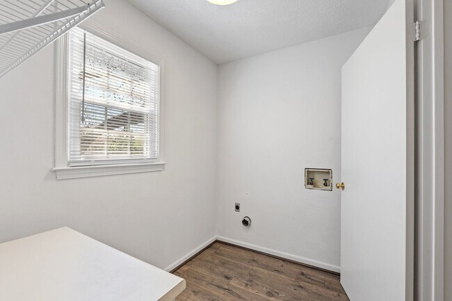 Building Photo - 203 Lancaster Ave