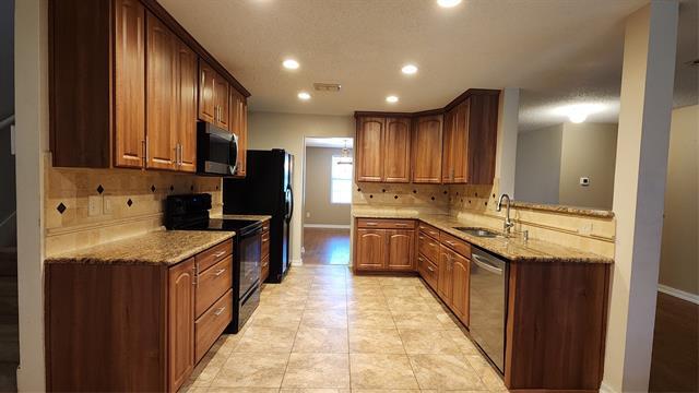 Building Photo - 2604 Bandera Pl