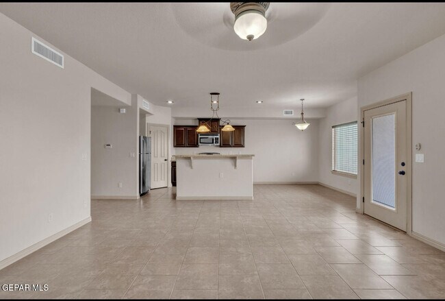 Building Photo - 11714 Dos Palmas Dr
