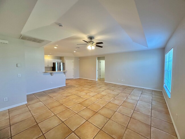 Building Photo - Spacious 3 Bed Duplex With Garage in SW Cape Coral
