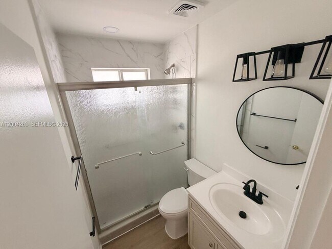 Building Photo - 95-97-97 NE 168th St