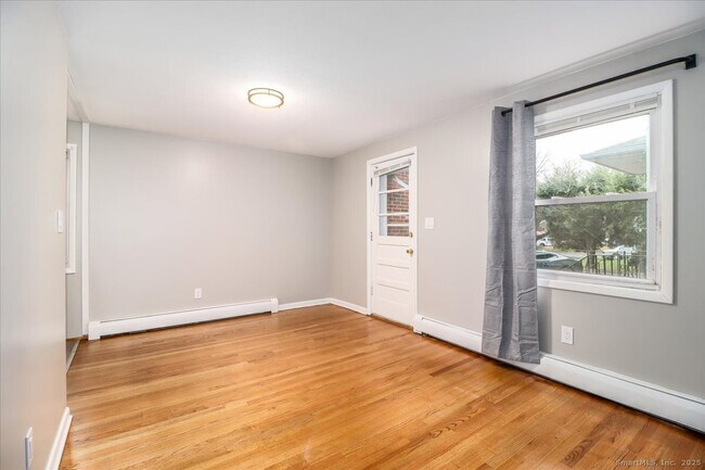 Building Photo - 115 Kensington Ave