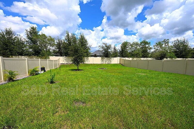 Building Photo - 2028 Rosewood Cir