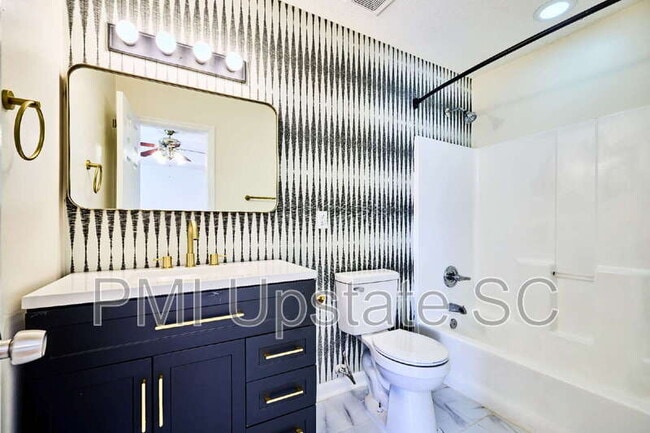 Building Photo - 28 Pine Grove Ln