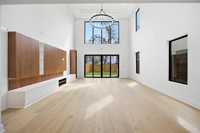 Building Photo - 4220 Munger Ave