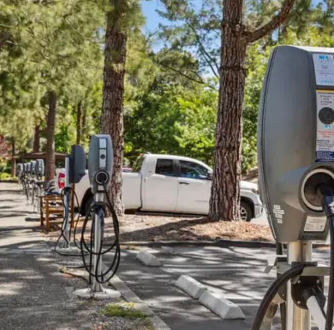 Building Photo - Light-Filled, Thoughtfully Updated Condo with Private Patio & Resort Amenities