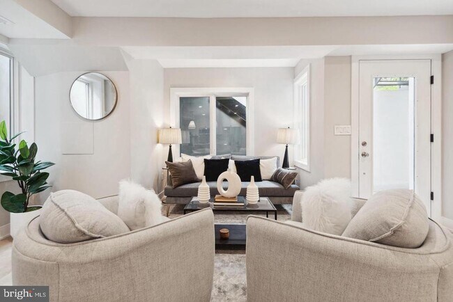 Primary Photo - 5305 Connecticut Ave NW