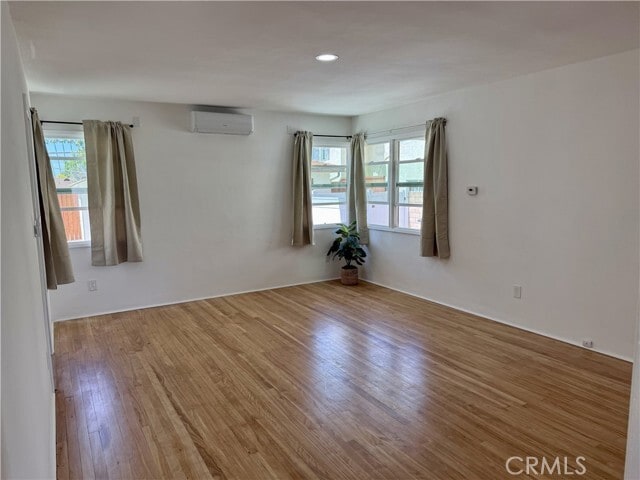 Building Photo - 719 S Walnut Ave