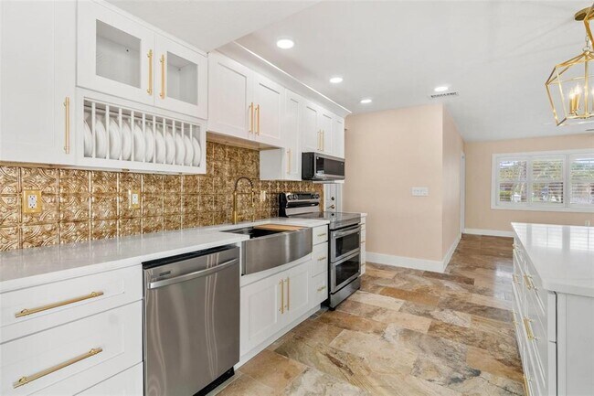 Building Photo - 325 W Martin Luther King Jr Dr