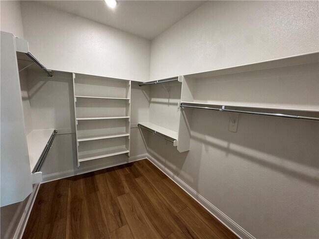 Building Photo - 3004 S 14th St