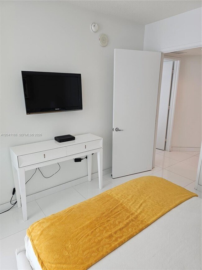 Building Photo - 150 Sunny Isles Blvd
