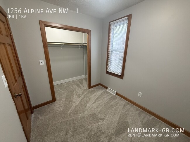 Building Photo - Spacious 2 Bed, 1 Bath – Updated & Ready t...