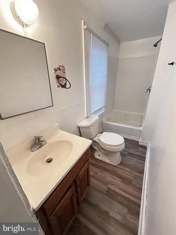 Building Photo - 99 N Laurel St