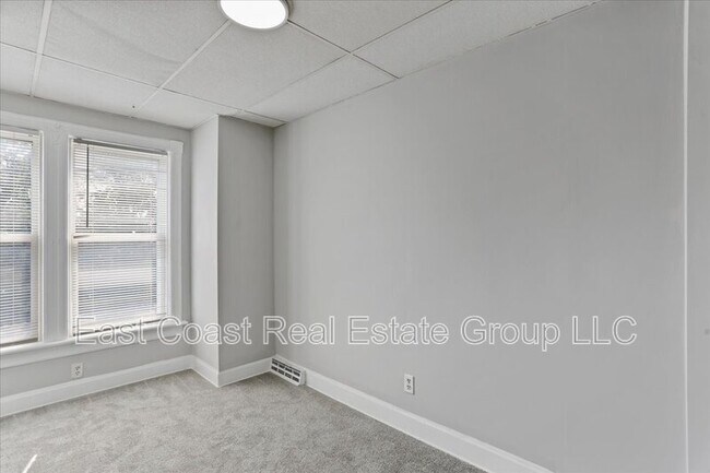 Building Photo - 805 S Potomac St